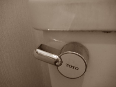 ラベルで封を。節水の工夫