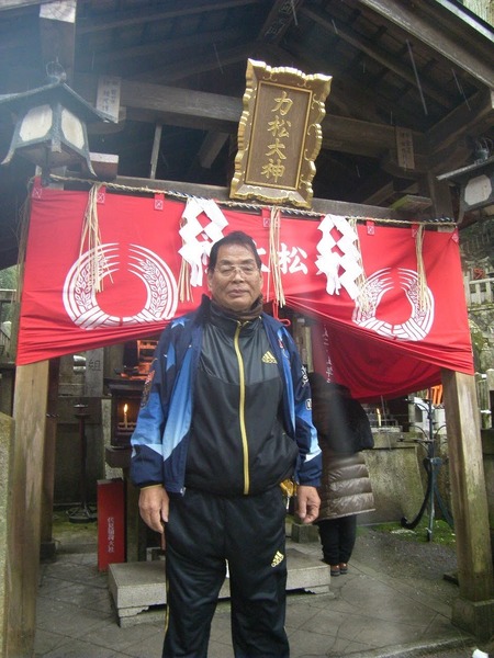 珍しい体験として「家じまいに向けて、実家の敷地内の神社をおかえし」しました。