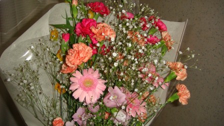 嬉しいことに、案件の終了時に花束をもらいました